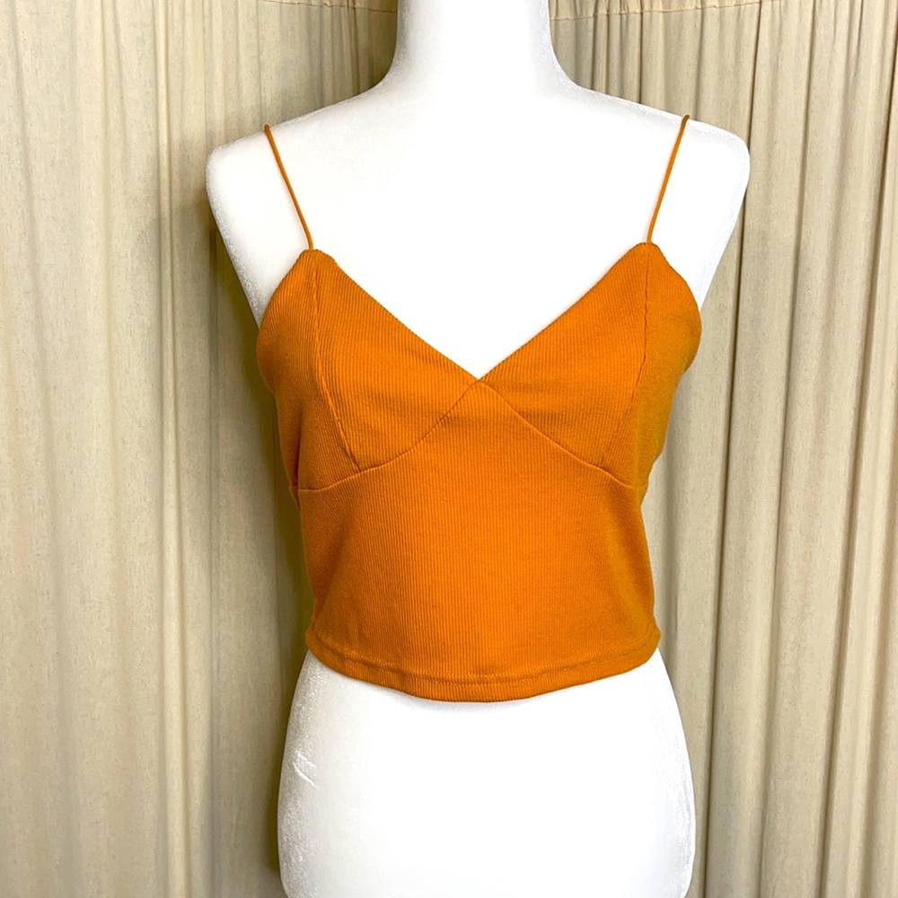 JUSTIFY- ORANGE CROP TOP SIZE L